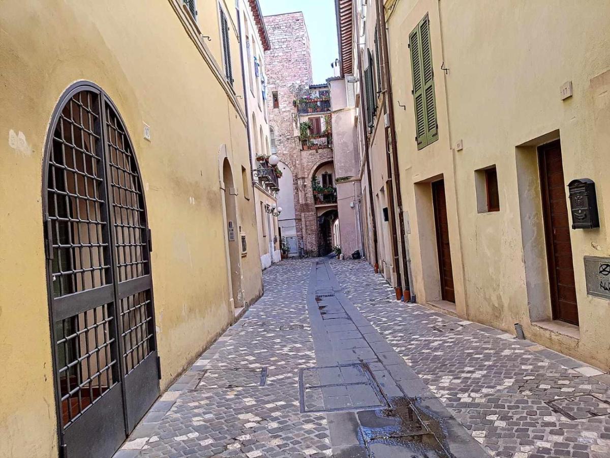 Ospitaci Appartamenti San Salvatore Foligno Esterno foto